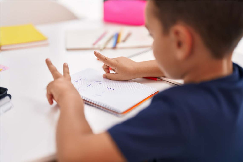 Hausaufgaben ohne Drama – wie Bewegung die Konzentration von Kindern verbessern kann