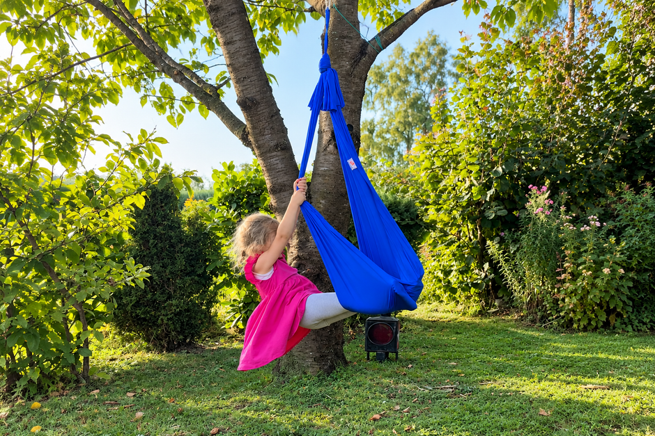 Kann eine Therapieschaukel auf dem Balkon oder im Garten verwendet werden?
